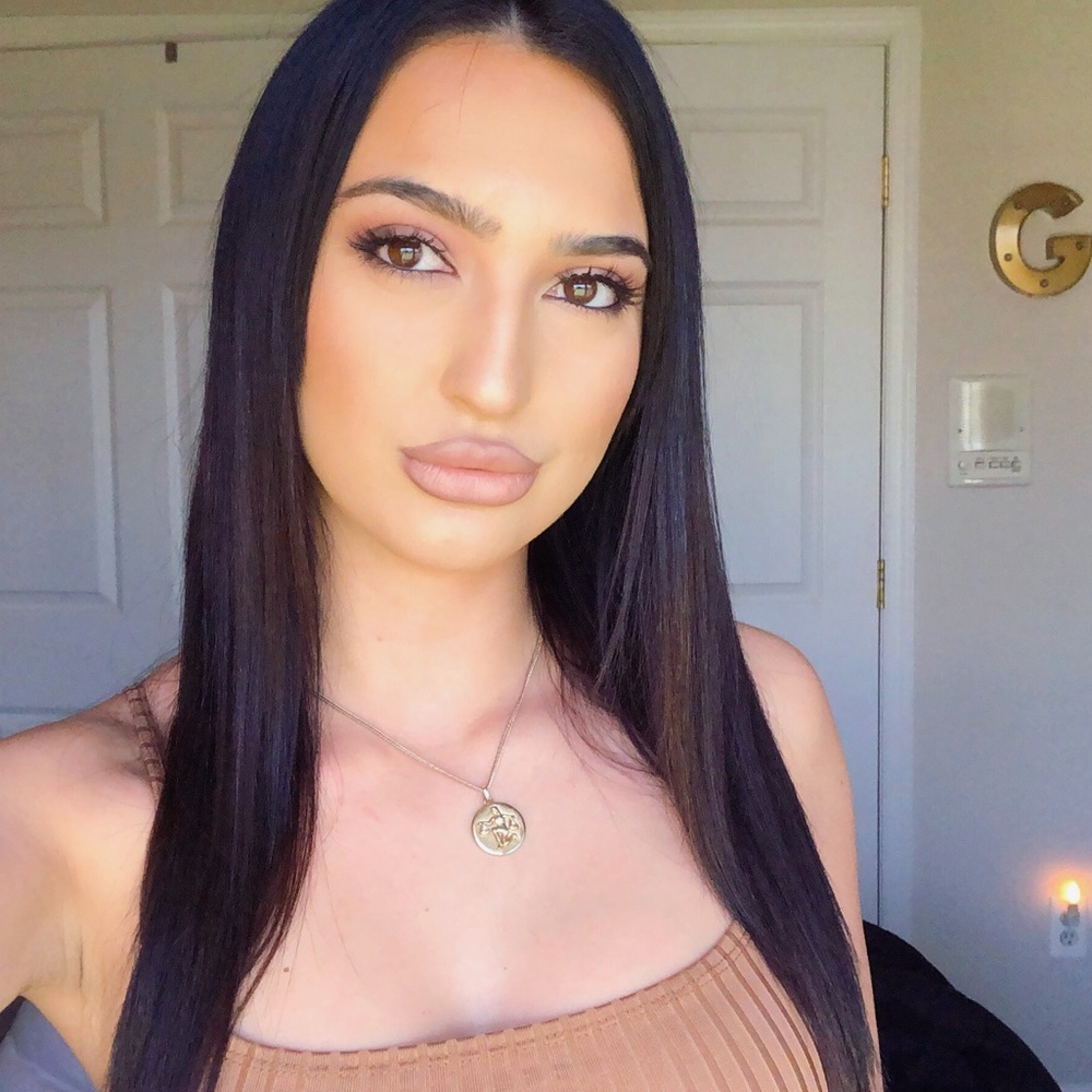 Meet your Posher, Arianna